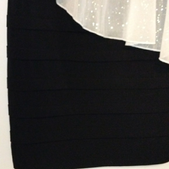 Dress - Picture 8 of 9